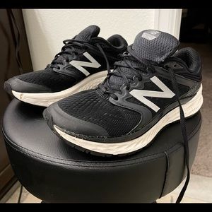 New Balance fresh foam 1080 black running shoes worn just a few times! ♥️
